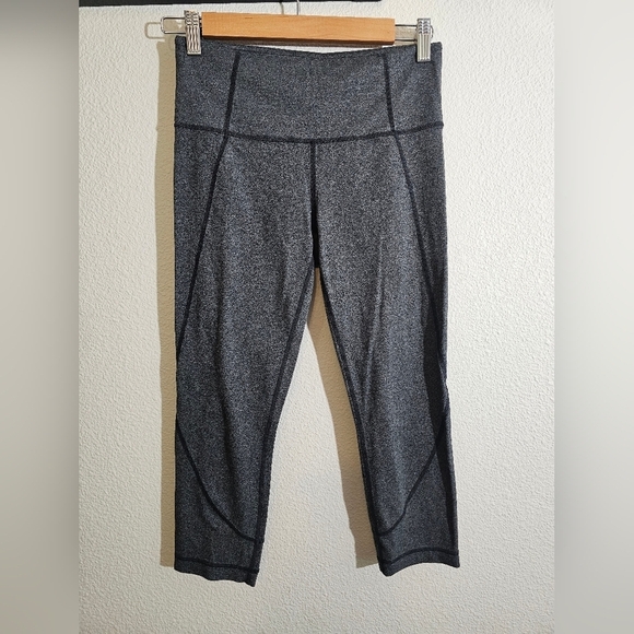 Athleta Pants - Athleta Gray Cropped Leggings